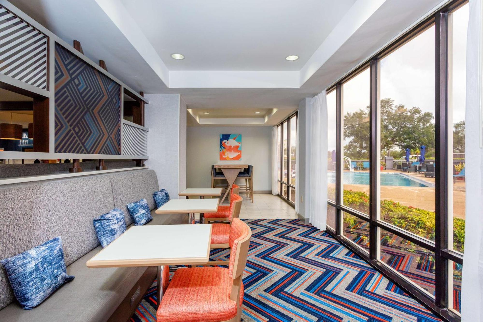 Hampton Inn Orlando-International Airport Exterior foto